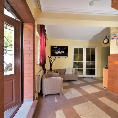 Hill Town Family Hotel 3*