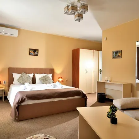 Hill Town Family Hotel